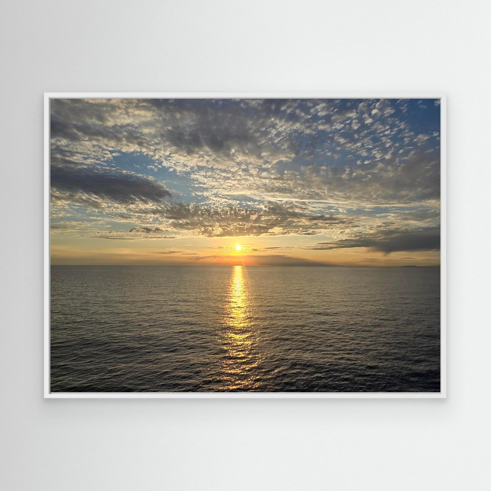 Beautiful Sunset Over Calm Sea: Serene Landscape Art